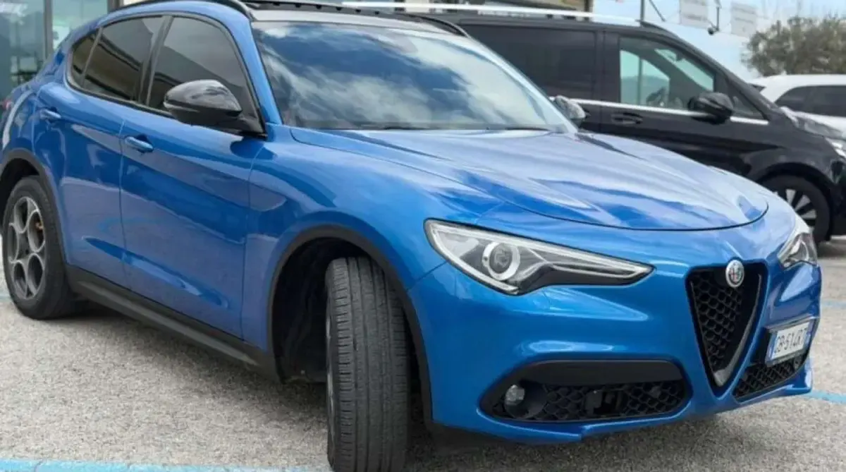 Usata Alfa Romeo Stelvio Executive 190 CV (139 kW) 2020 Blu/azzurro SUV