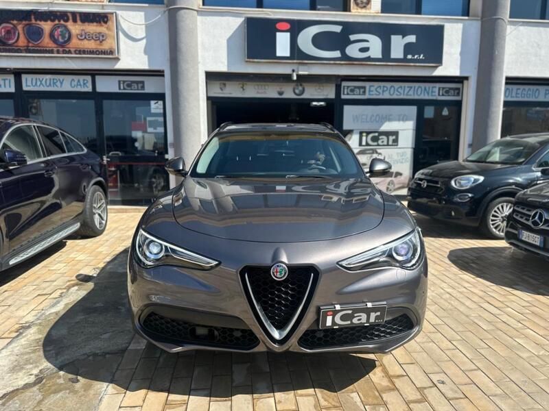 Grigio Usata 2019 Alfa Romeo Stelvio Lusso SUV | 30.900 € (Molto cara) - Immagine 1/4