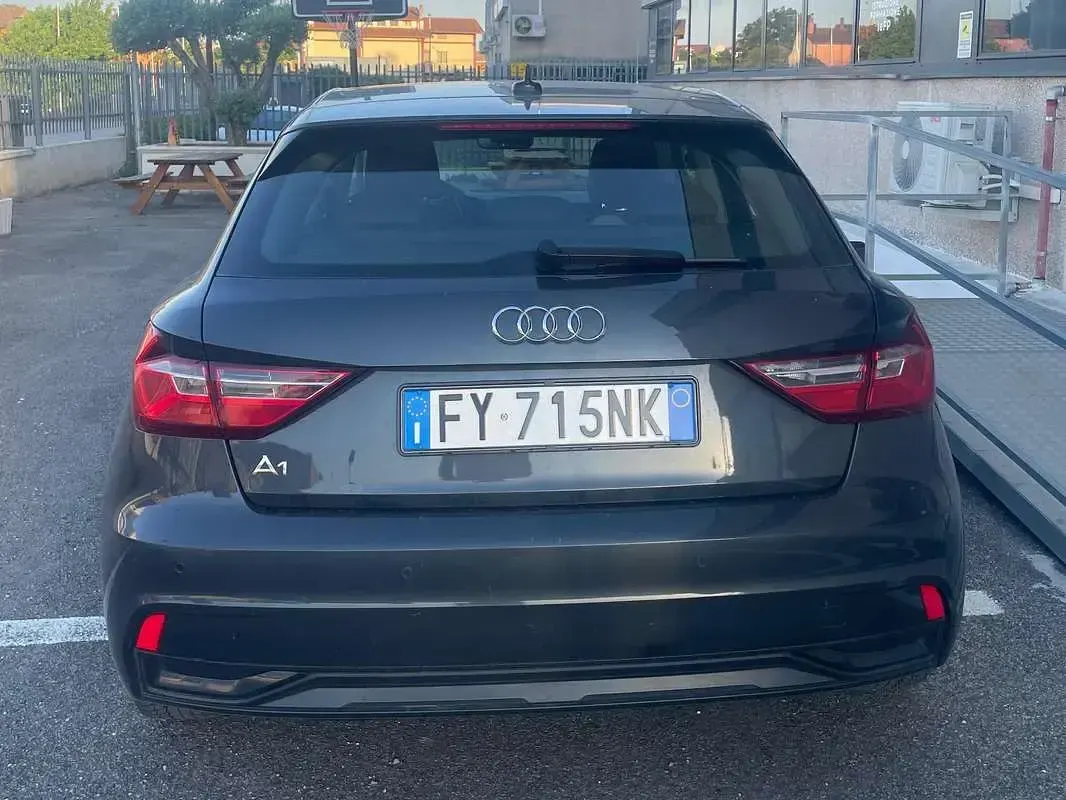 Usata Audi A1 Sportback Admired 95 CV (69 kW) 2019 Grigio Utilitaria