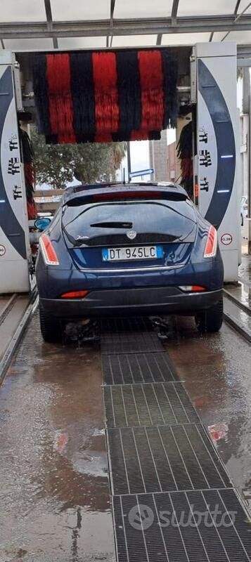 Usata Lancia Delta 2009 Blu Utilitaria
