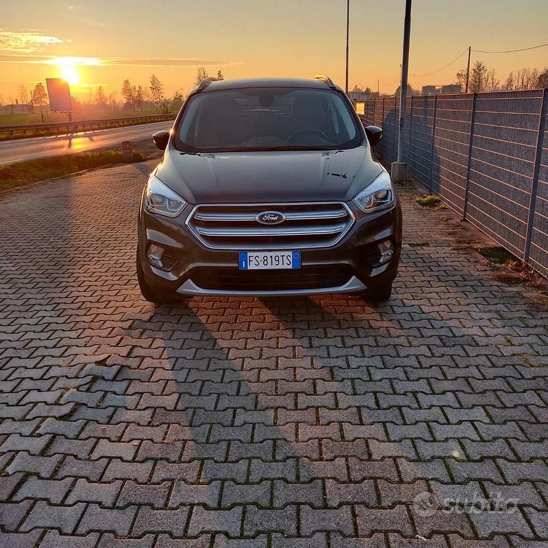 Usata Ford Kuga Business Edition 120 CV (88 kW) 2018 Grigio SUV
