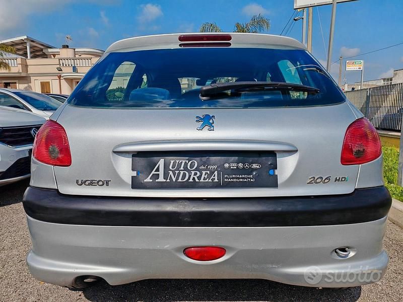 Usata Peugeot 206 67 CV (49 kW) 2005 Bianco Berlina