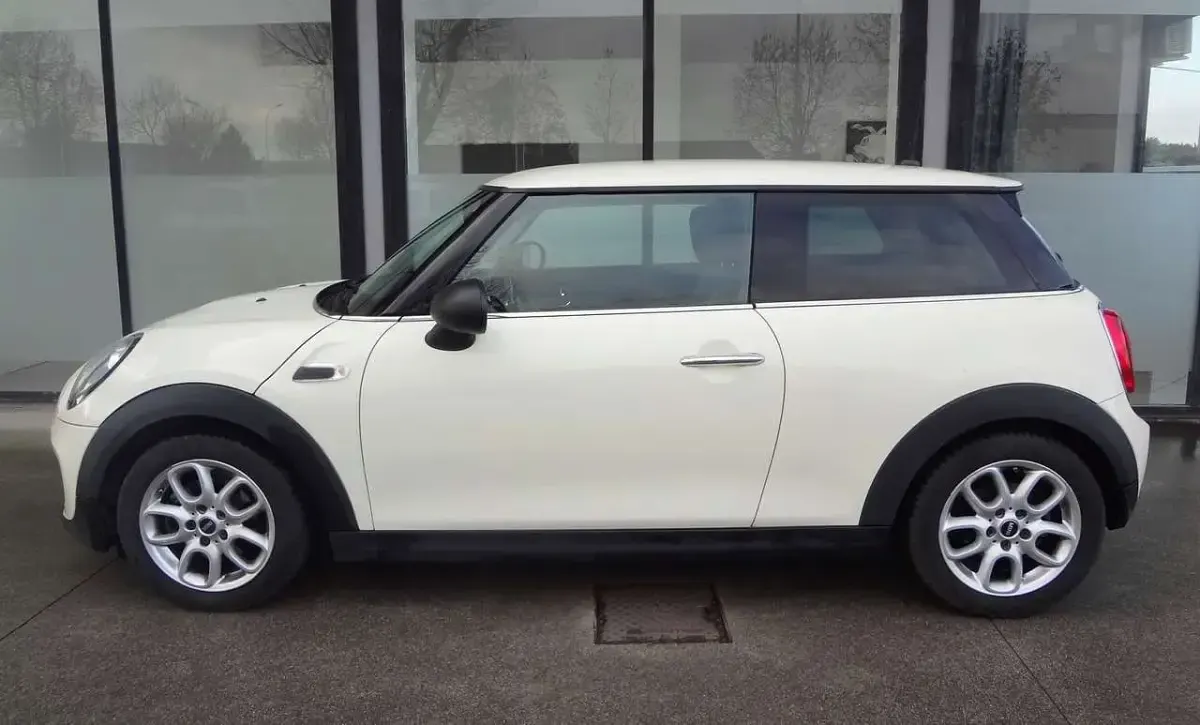 Usata Mini ONE 75 CV (55 kW) 2016 Beige Utilitaria