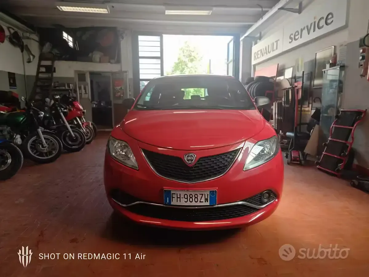 Usata Lancia Ypsilon 69 CV (50 kW) 2017 Rosso Utilitaria
