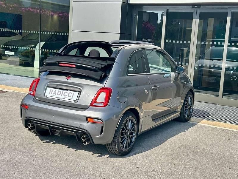 Usata Abarth 695C 179 CV (131 kW) 2024 Grigio scuro Cabrio