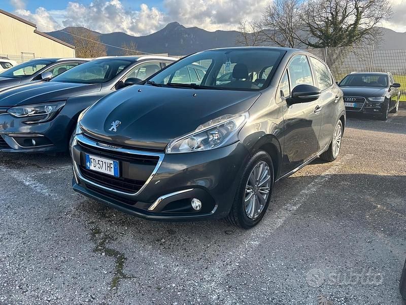 Usata Peugeot 208 Allure 81 CV (59 kW) 2016 Grigio Utilitaria