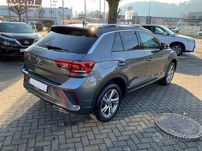 Usata VW T-Roc R-line 150 CV (110 kW) 2025 Grigio SUV