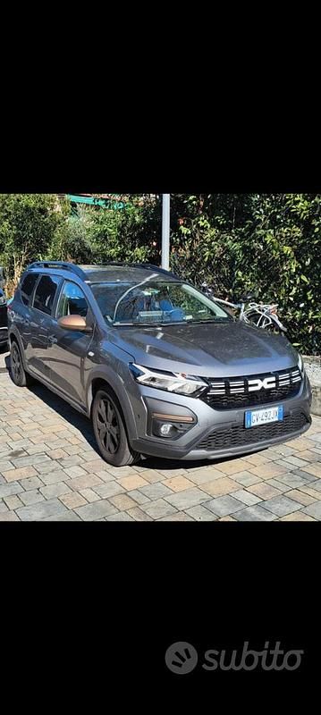 Grigio Usata 2024 Dacia Jogger Extreme Monovolume | 18.500 € (Buon prezzo) - Immagine 1/1
