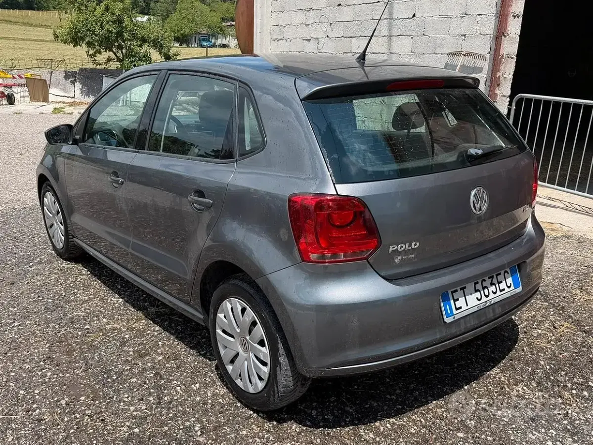 Usata VW Polo 75 CV (55 kW) 2013 Grigio Utilitaria
