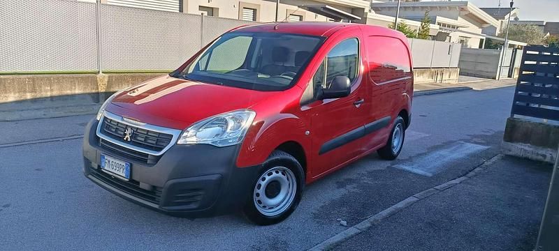 Usata 2018 Peugeot Partner Tepee Active Monovolume | 9500 € (Super prezzo) - Immagine 1/4