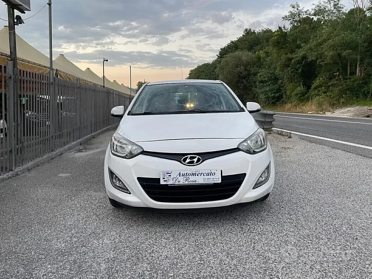 Usata Hyundai i20 Edition 85 CV (62 kW) 2012 Bianco Utilitaria