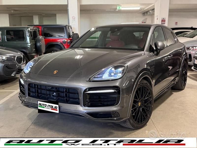 Usata Porsche Cayenne Coupe Sport 462 CV (339 kW) 2022 Grigio Coupé