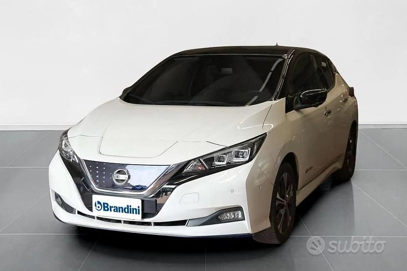 Bianco tetto nero Usata 2019 Nissan Leaf Acenta Due volumi | 12.691 € (Buon prezzo) - Immagine 1/4