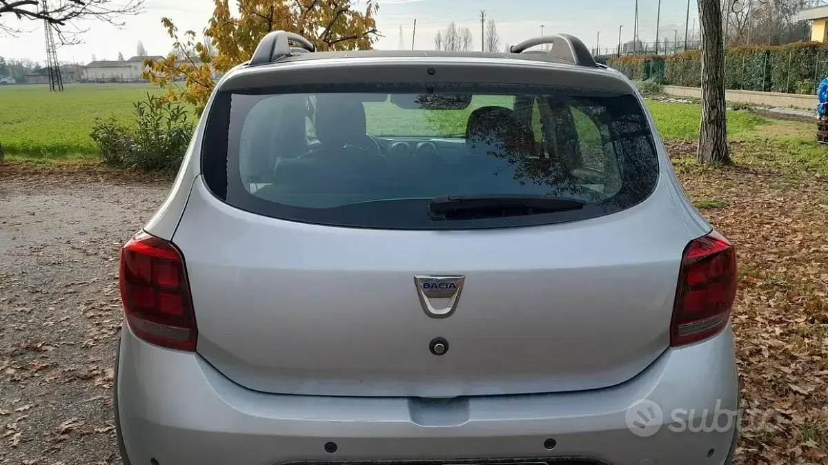 Usata Dacia Sandero 90 CV (66 kW) 2022 Grigio Berlina