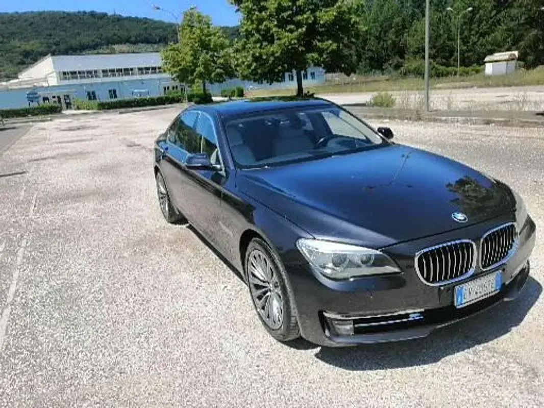 Usata BMW 730 258 CV (189 kW) 2014 Nero Berlina