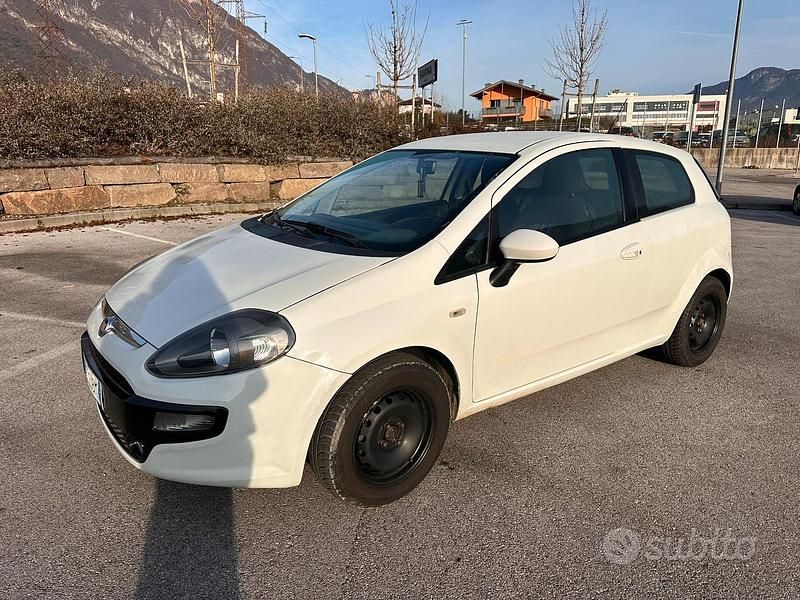 Bianco Usata 2010 Fiat Punto Evo Due volumi | 4000 € (Buon prezzo) - Immagine 1/4