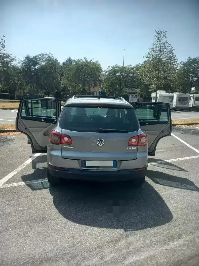 Usata VW Tiguan 140 CV (102 kW) 2010 Grigio SUV