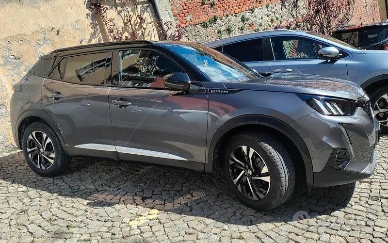 Usata Peugeot 2008 GT-line 102 CV (75 kW) 2020 Grigio SUV