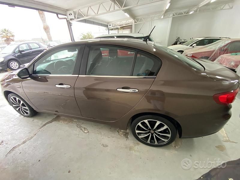 Usata Fiat Tipo Opening Edition 120 CV (88 kW) 2015 Marrone Berlina
