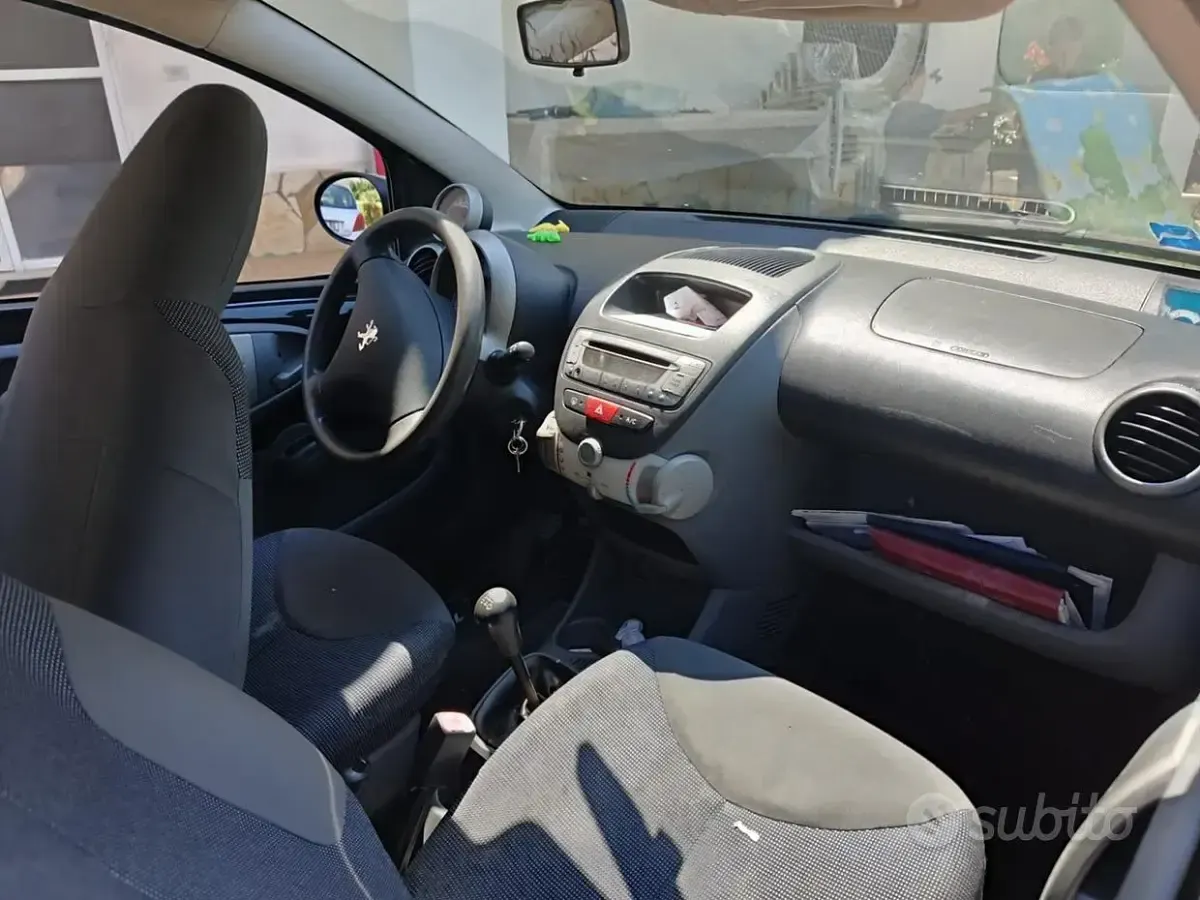 Usata Peugeot 107 68 CV (50 kW) 2005 Nero Utilitaria