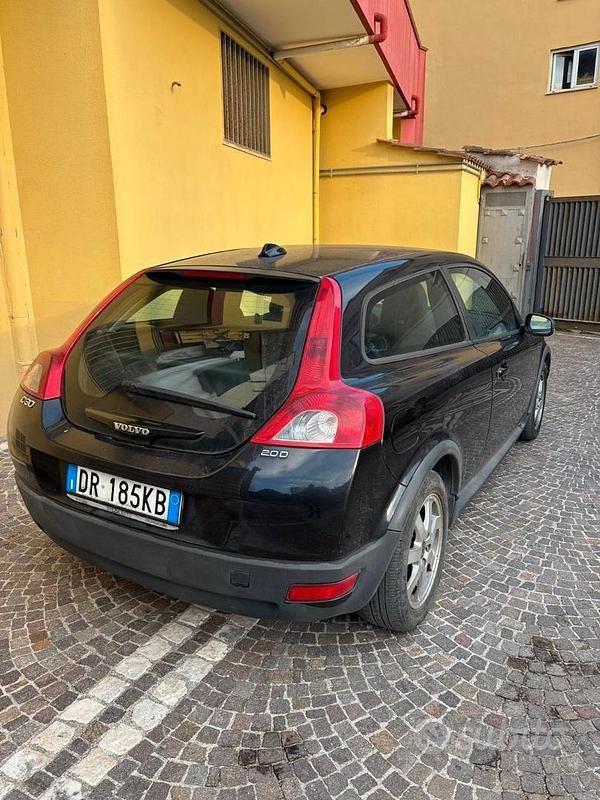 Usata Volvo C30 Kinetic 136 CV (100 kW) 2008 Nero Utilitaria