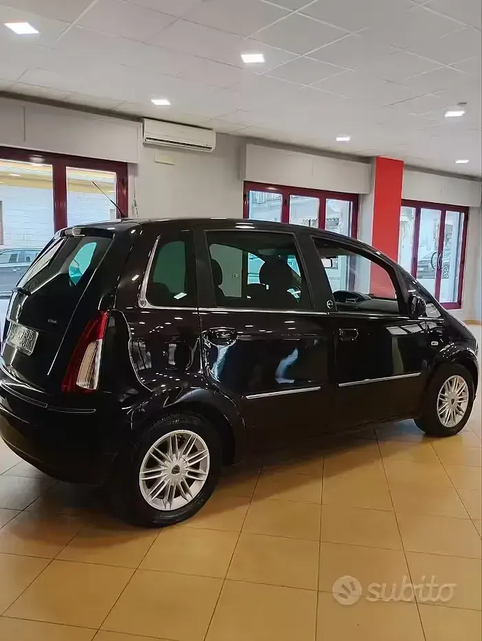 Usata Lancia Musa Gold 77 CV (56 kW) 2013 Nero Monovolume