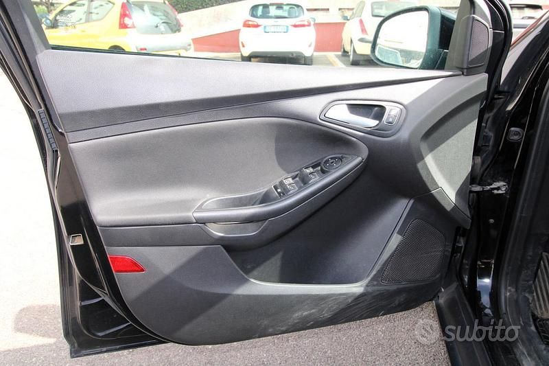 Usata Ford Focus Titanium X 120 CV (88 kW) 2016 Nero Station wagon
