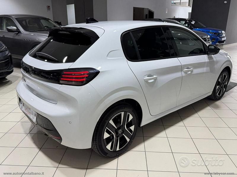 Usata Peugeot 208 Allure 102 CV (75 kW) 2025 Bianco Utilitaria