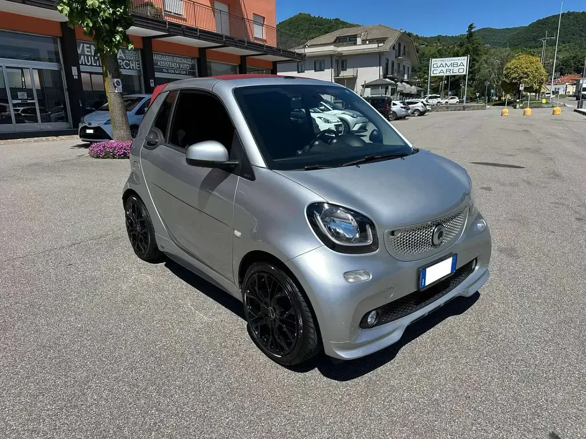 Usata Smart ForTwo Cabrio Brabus 90 CV (66 kW) 2019 Grigio Cabrio