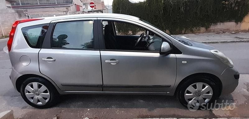 Usata Nissan Note Acenta 85 CV (62 kW) 2007 Grigio Berlina