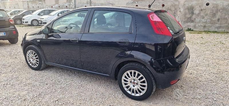 Usata Fiat Punto Street 77 CV (56 kW) 2016 Blu Utilitaria