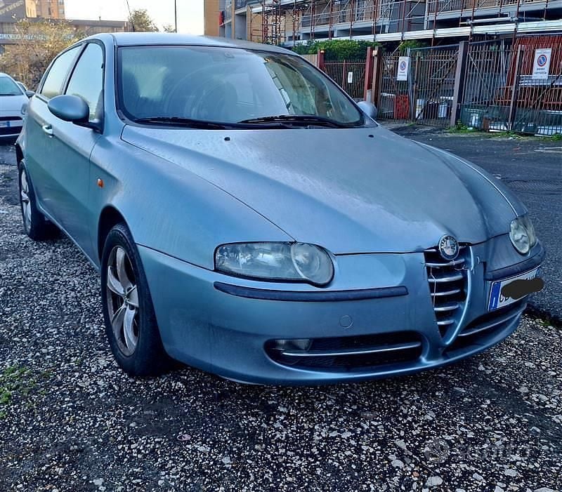 Usata Alfa Romeo 147 Distinctive 115 CV (84 kW) 2002 Utilitaria