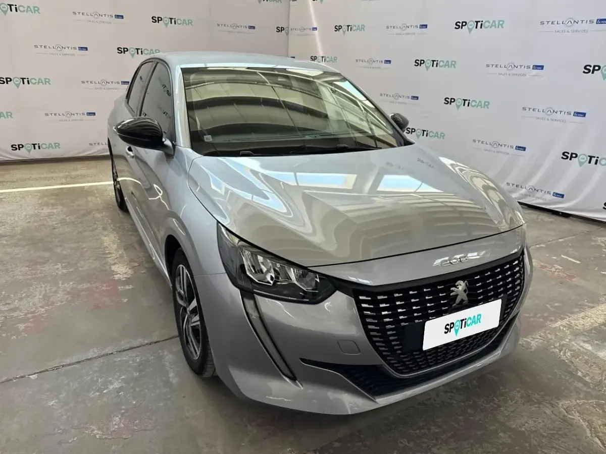 Usata Peugeot 208 Allure 101 CV (74 kW) 2023 Grigio Utilitaria