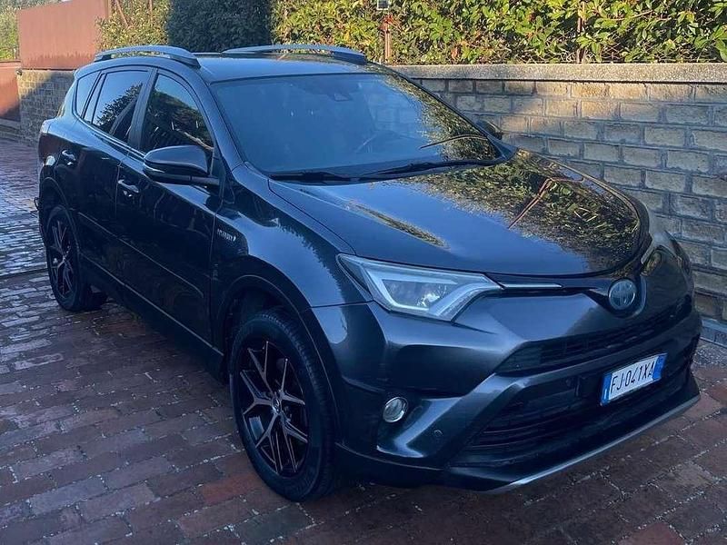 Usata Toyota RAV4 Hybrid Active 155 CV (114 kW) 2017 Grigio SUV