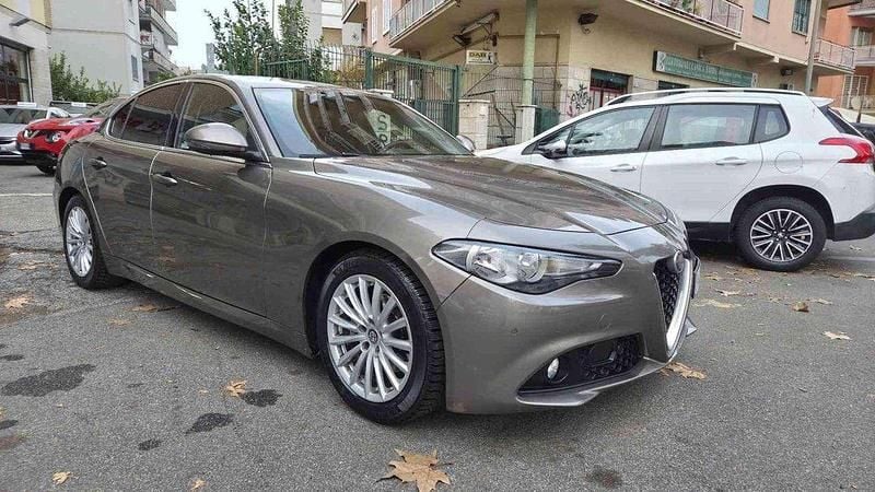 Usata Alfa Romeo Giulia Executive 180 CV (132 kW) 2018 Grigio Berlina