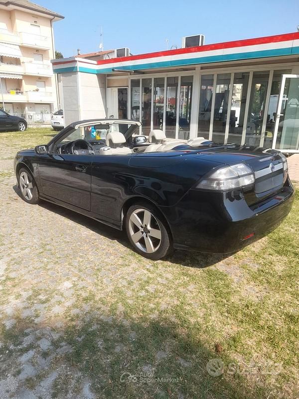Usata Saab 9-3 Cabriolet Vector 150 CV (110 kW) 2007 Nero Cabrio