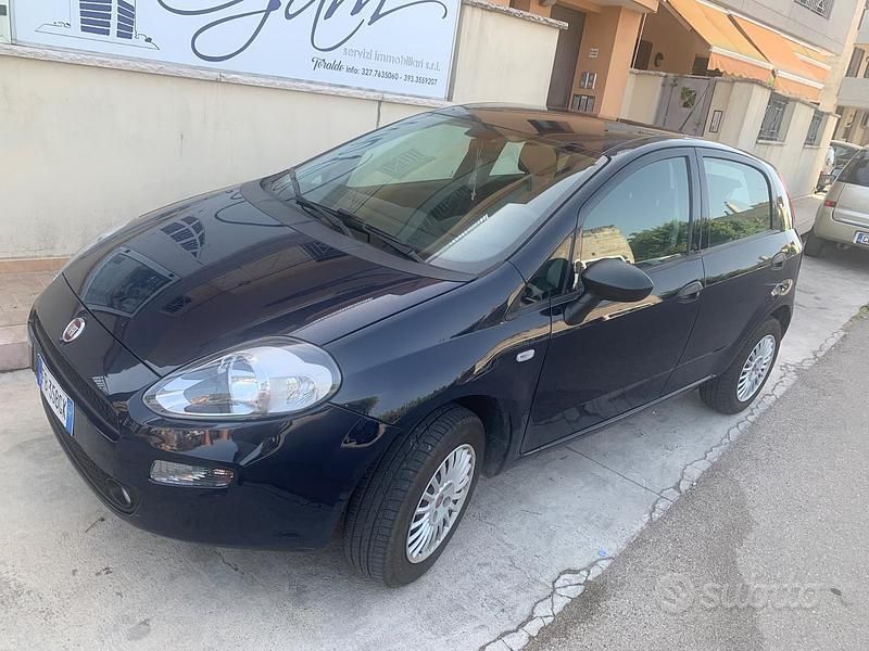 Usata Fiat Grande Punto 77 CV (56 kW) 2015 Blu Utilitaria