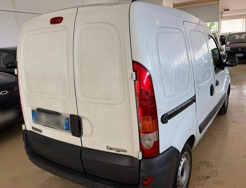 Usata Renault Kangoo 67 CV (49 kW) 2009 Bianco