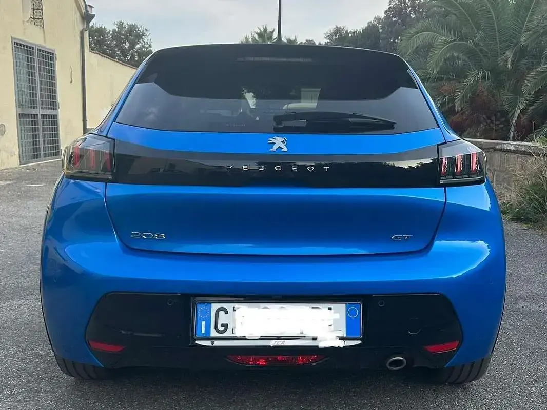 Usata Peugeot 208 GT-line 101 CV (74 kW) 2023 Blu/azzurro Utilitaria