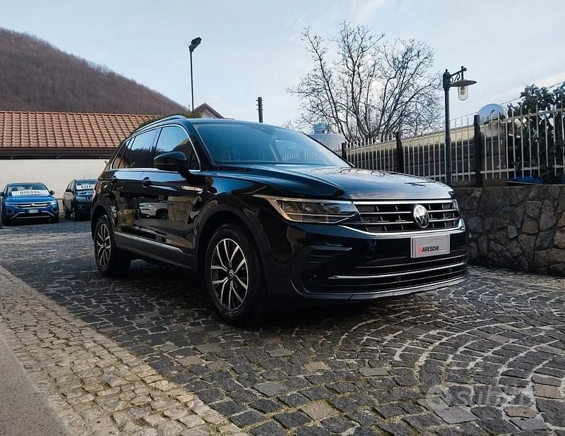 Usata VW Tiguan 122 CV (89 kW) 2022 Nero SUV