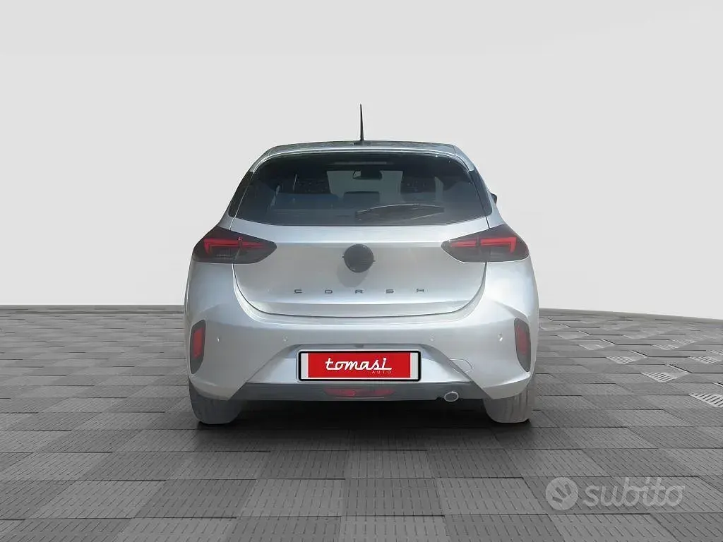 Usata Opel Corsa 101 CV (74 kW) 2025 Gris aluminium Utilitaria