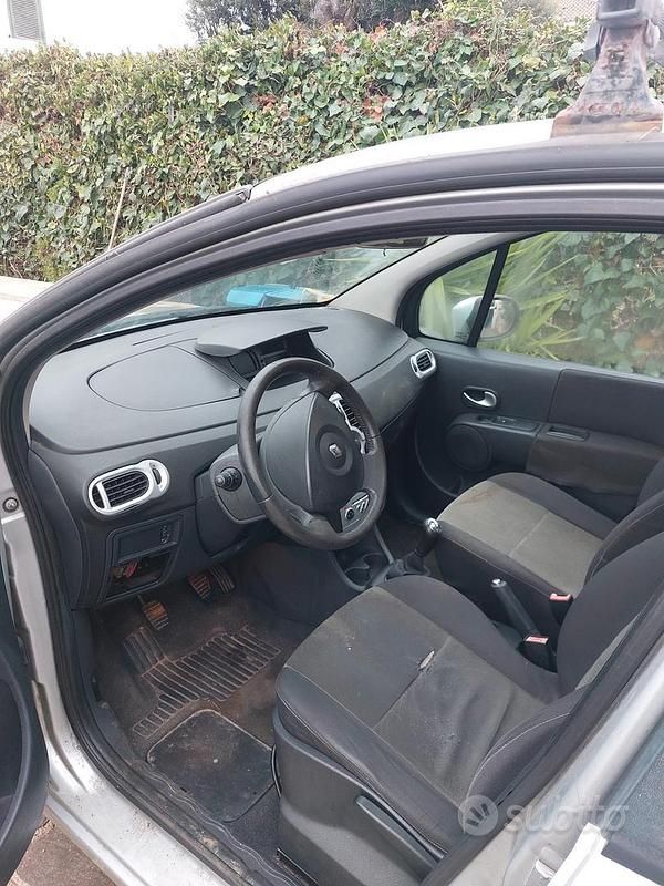 Usata Renault Grand Modus 65 CV (47 kW) 2007 Grigio Monovolume