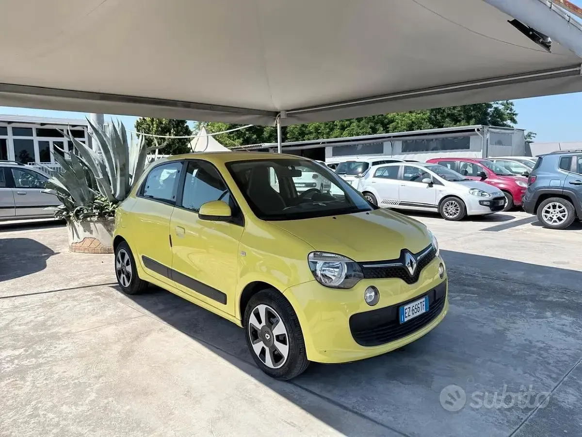 Usata Renault Twingo SE 69 CV (50 kW) 2015 Giallo Utilitaria