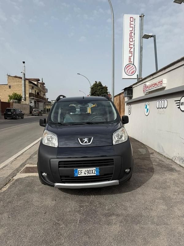 Usata Peugeot Bipper Outdoor 75 CV (55 kW) 2011 Nero Monovolume