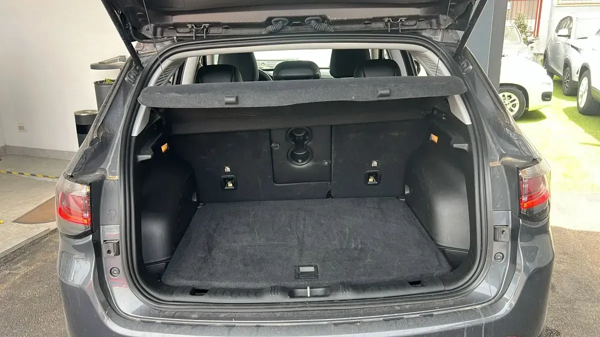 Usata Jeep Compass Summit 130 CV (95 kW) 2025 679graphite grey SUV