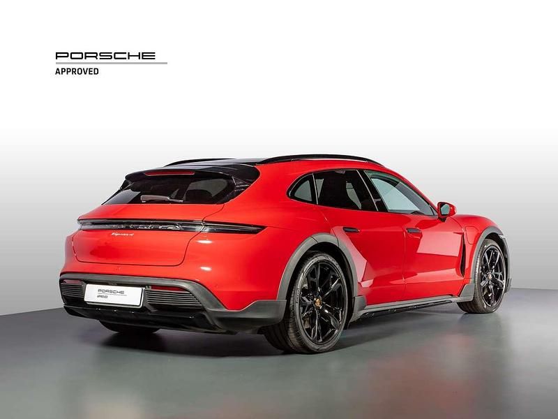 Usata Porsche Taycan Cross Turismo 139 kW (190 CV) 2024 Rosso carminio Station wagon
