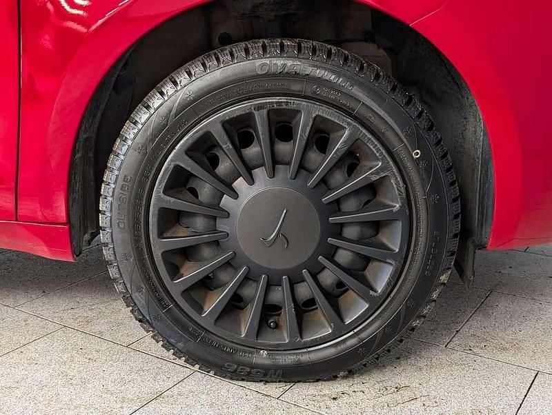 Usata Lancia Ypsilon Silver 70 CV (51 kW) 2022 Rosso Utilitaria