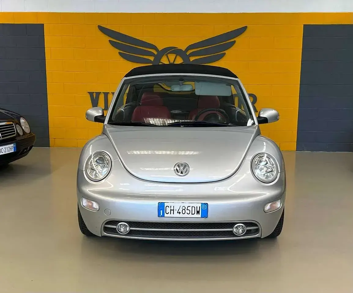 Usata VW New Beetle 116 CV (85 kW) 2003 Argento Utilitaria