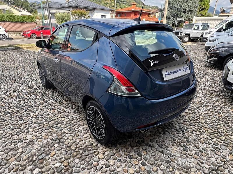 Usata Lancia Ypsilon S 69 CV (50 kW) 2022 Blu Utilitaria