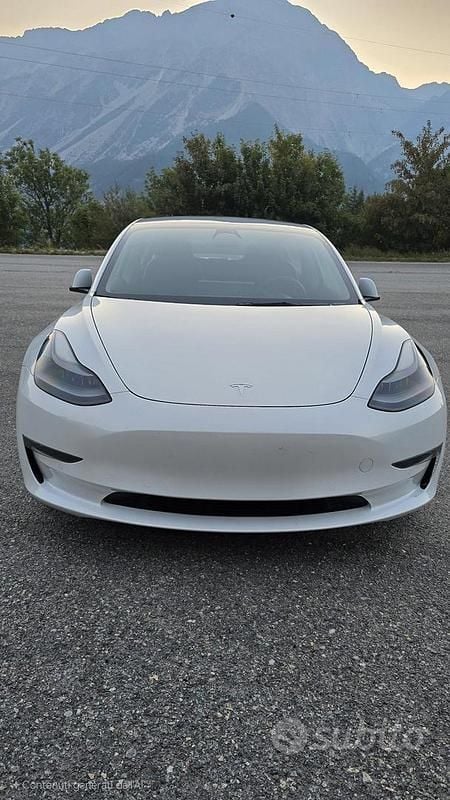 Usata Tesla Model 3 Long Range AWD 366 kW (498 CV) 2021 Berlina